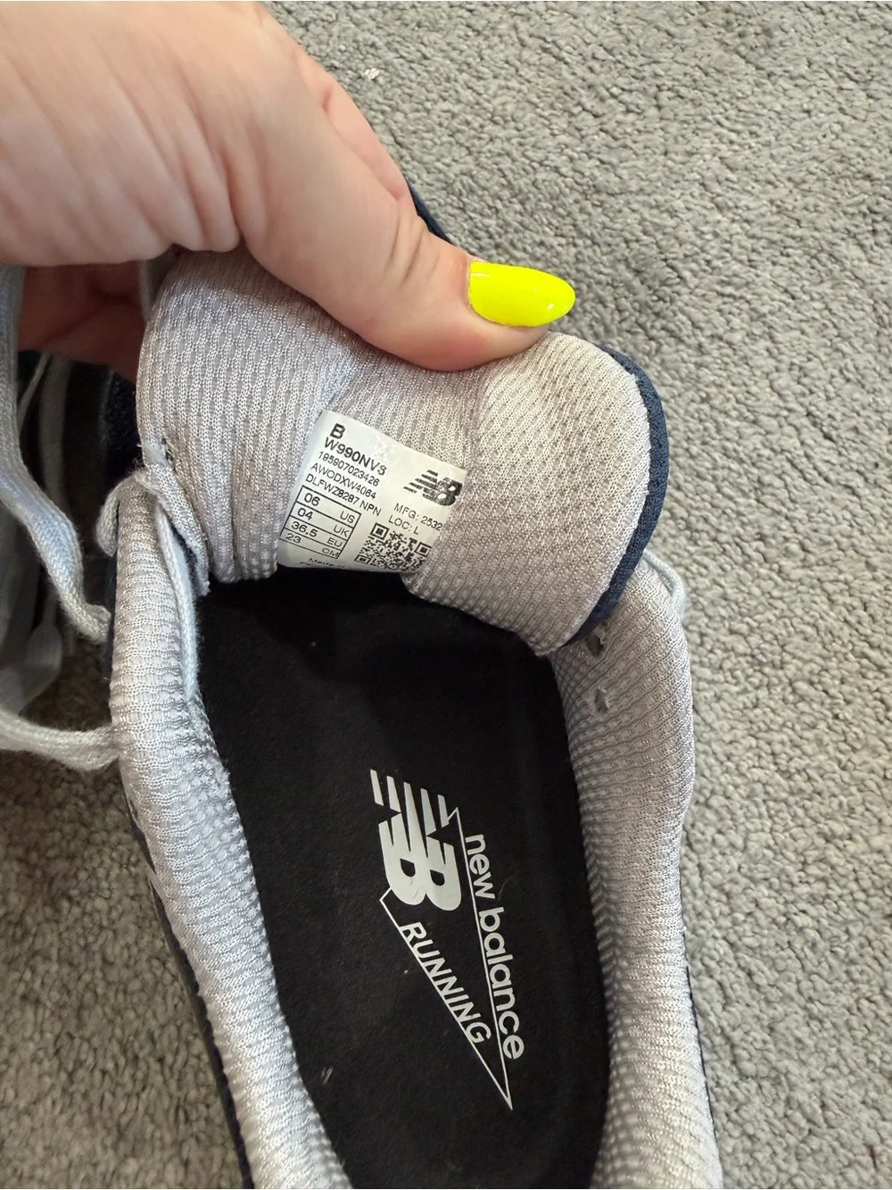 New Balance size 8 Women's Navy and Gray 990 Running Sneakers